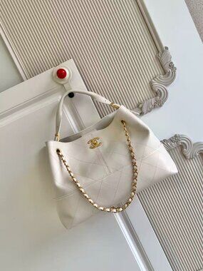 Classic CHANEL Bag: A Stylish and Versatile Choice for Elegance